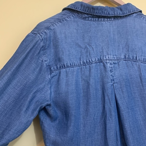 Cloth & Stone | 100% Tencel Blue Denim Hi Lo Rounded Hem 3 Button Top Shirt S - Picture 14 of 17
